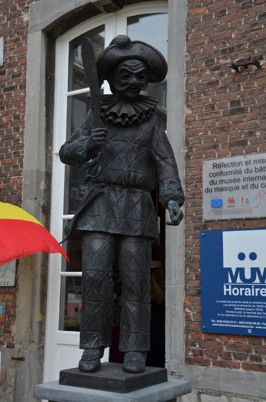 Personnage de l'Arlequin, l'un des principaux héros du carnaval de Binche. La Belgique. 