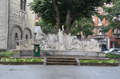 Pomnik wojenny obok kościoła św. Marcina w Sint-Truiden. Belgia.