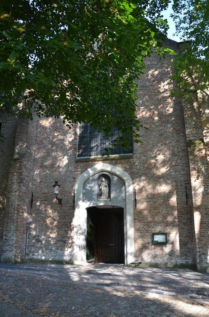 Kościół św. Elżbiety w beginażu w Brugii. Belgia.