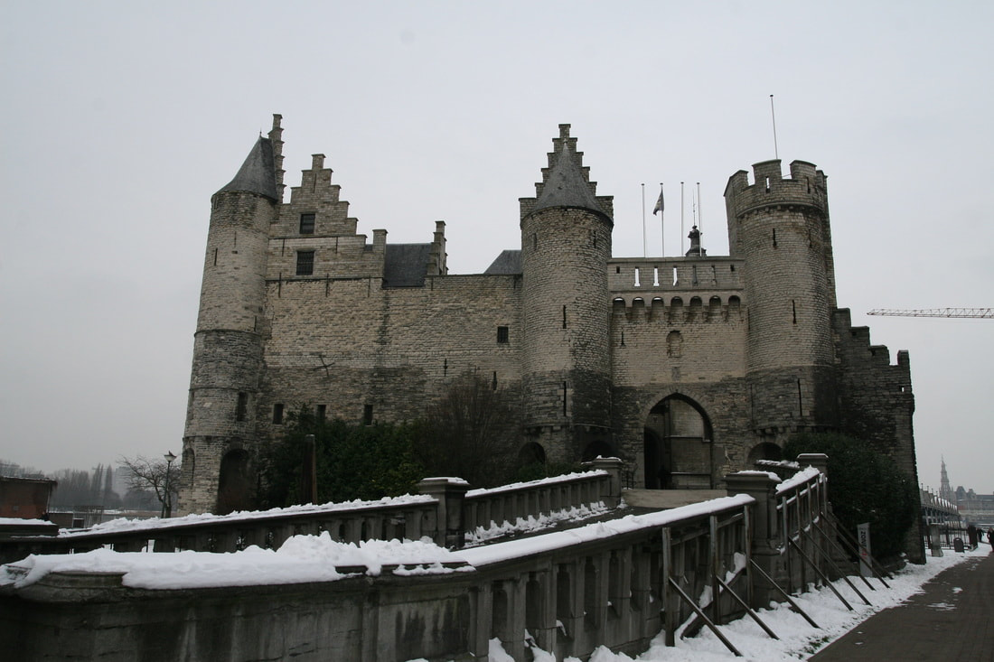 Château (Steen) à Anterpia. 