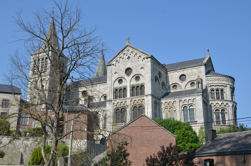 Église de la Visitation de la Vierge Marie à Rochefort. La Belgique. 
