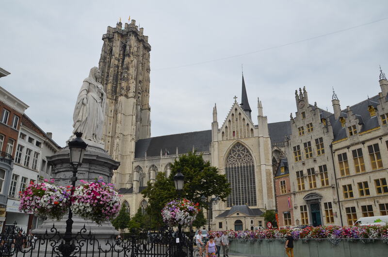 Katedra św. Rumbolda w Mechelen. Belgia. 
